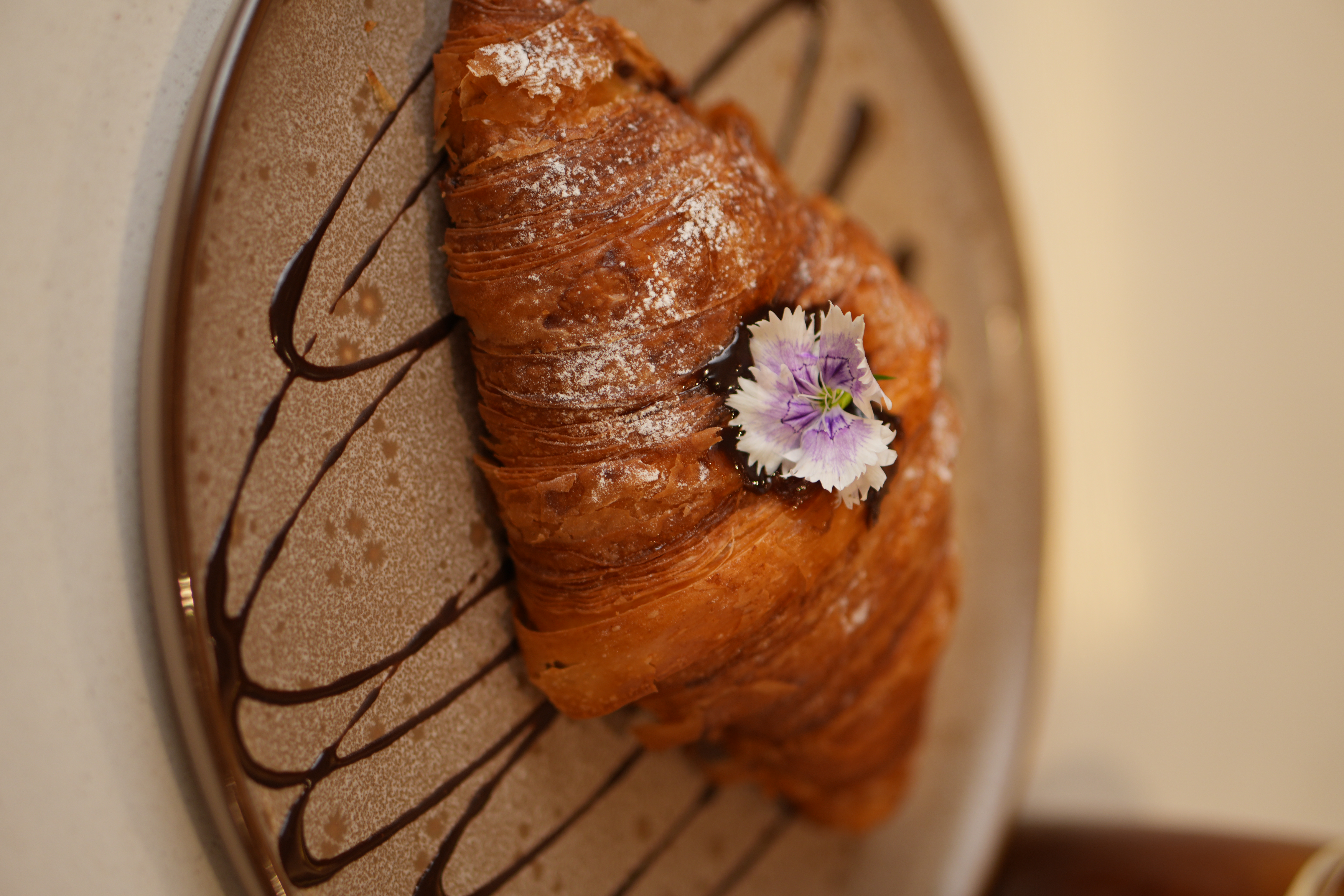 Croissant recién servido